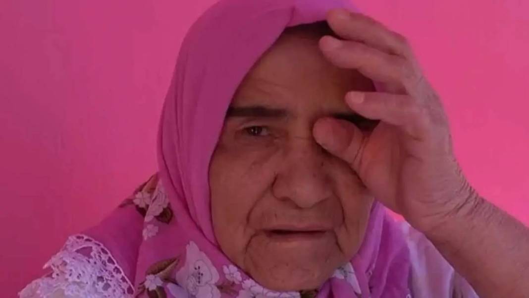 Isparta’nın Barbie Teyzesi: “Akülü Aracım Pembeye Boyansın, Herkes Baksın” 7